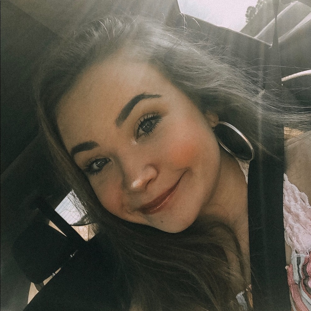Meet your Posher, Madeline